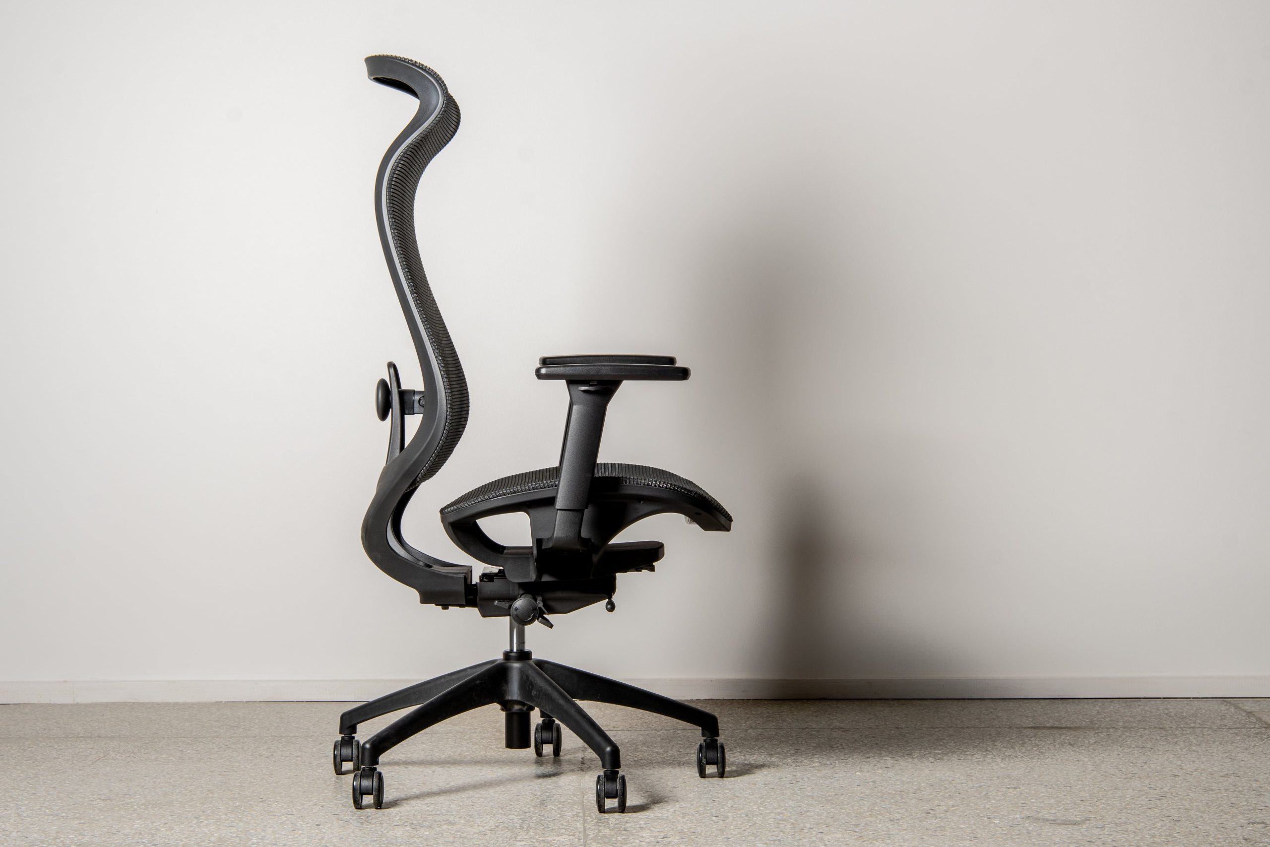 conturio-ergonomic-office-chairs-cobalt-image