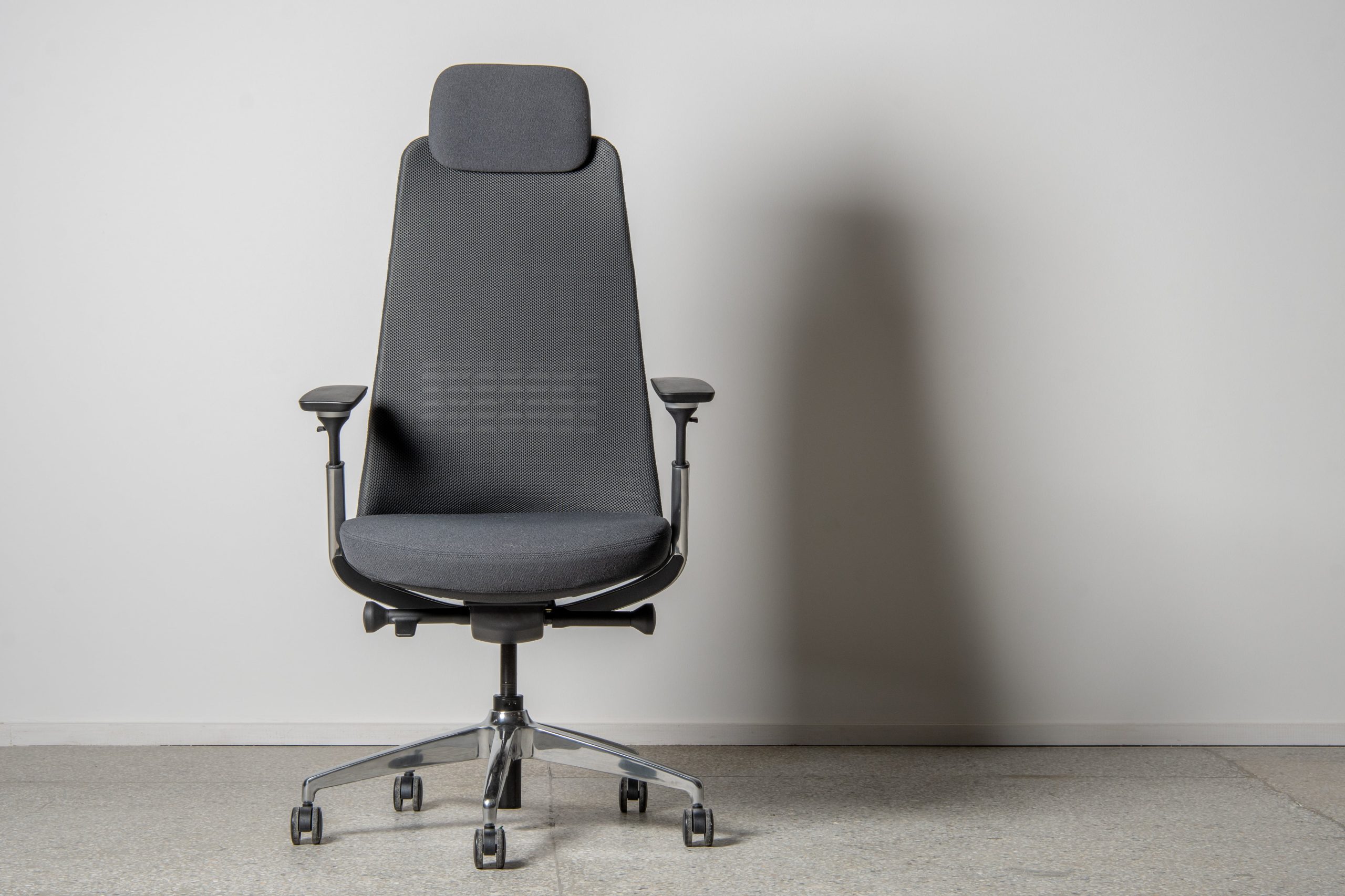 ergonomic-office-chair-aluminum